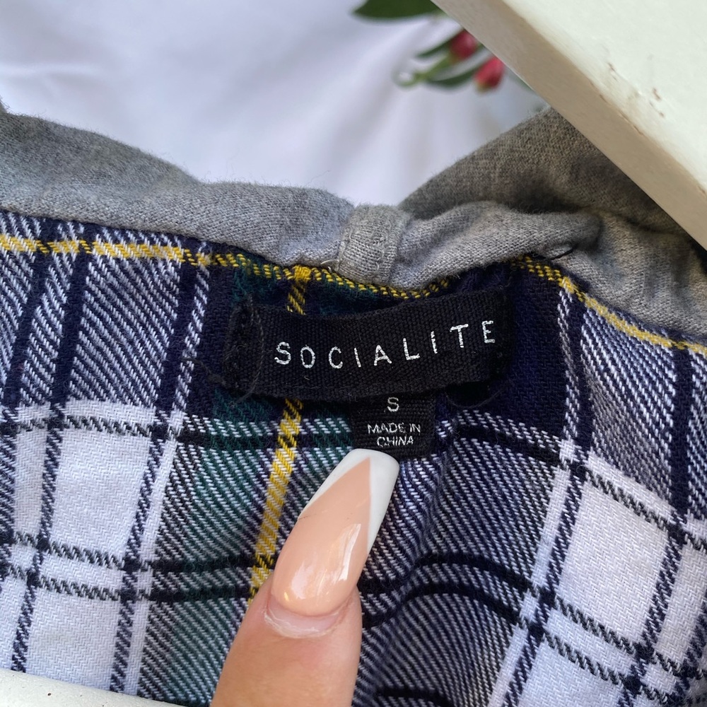 Flannel - Picture 3 of 4